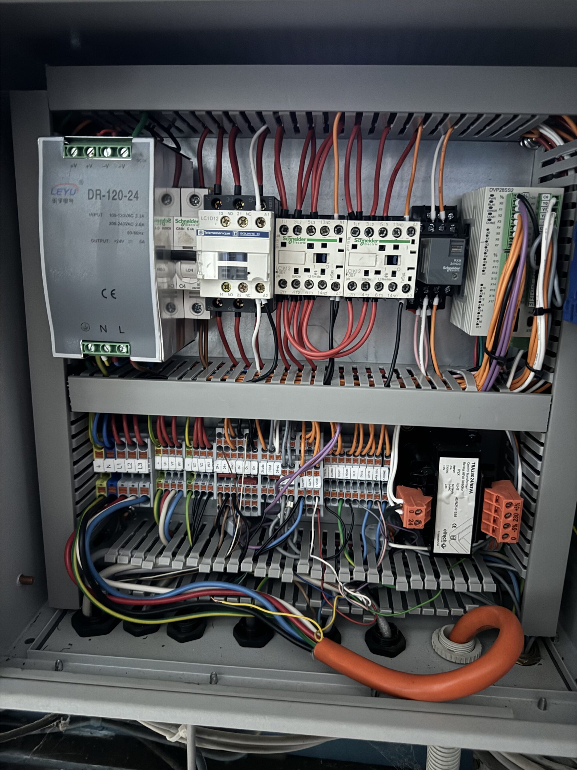 Read more about the article TEIGE Electrical offers Industrial Automation and PLC Programming